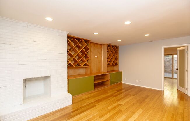 Lakeview Apartments!