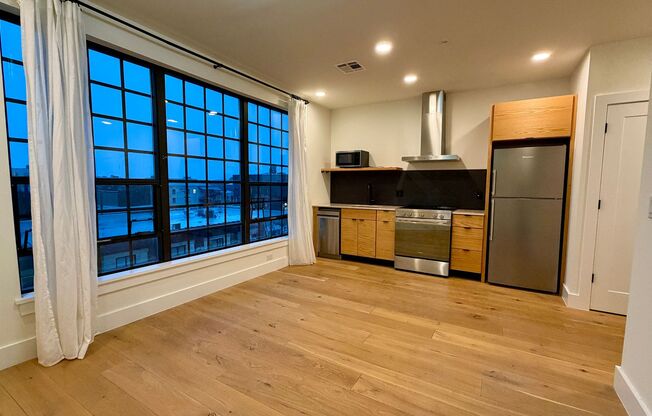 1 bed, 1 bath, 716 sqft, $1,597, Unit 612