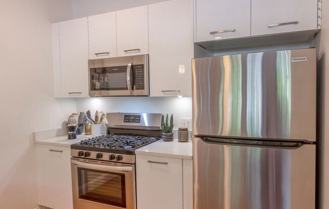1 bed, 1 bath, 742 sqft, $2,650, Unit 44-103