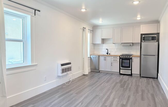 1 bed, 1 bath, $2,720, Unit 13