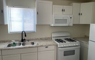 Welcome Home! Your Newly Renovated 2 BED/2 BATH APARTMENT