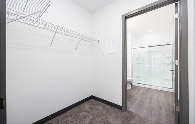 2 beds, 2 baths, 987 sqft, $1,750, Unit 412