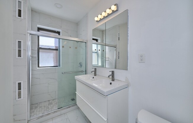 2 beds, 1 bath, 820 sqft, $2,700, Unit 11
