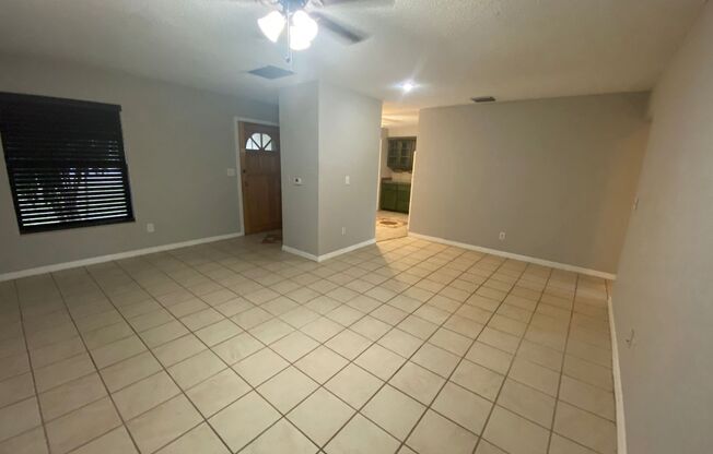 2 Bedroom 1 Bath Duplex in Winter Park for RENT!