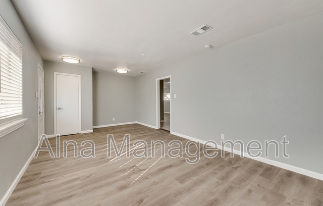 345 JAMES LN