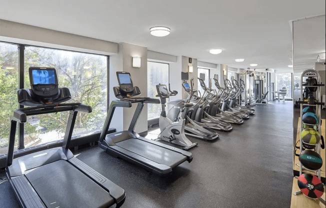 3 beds, 2 baths, $9,395, Unit 35B