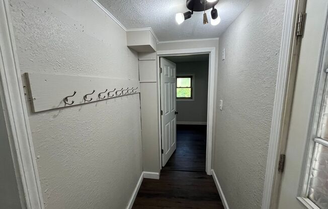 3 beds, 1 bath, $1,295