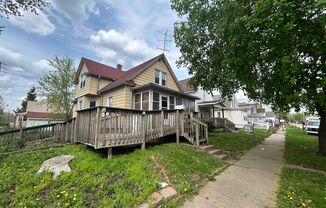 3 Bed 1 Bath house in Rock Island
