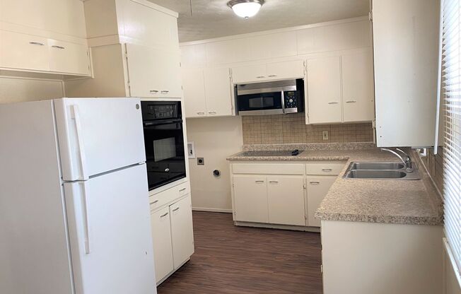 4 Bedrooms in Convenient  Location