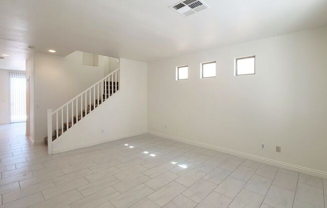 4262 Sugar Dr - 3 bedrooms , 2.5 bathrooms , 1516 SQFT