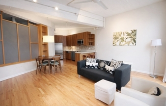 1 bed, 1 bath, 700 sqft, $3,400, Unit 525