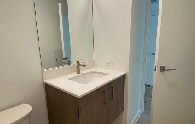 1 bed, 1.5 baths, 702 sqft, $2,475, Unit 102