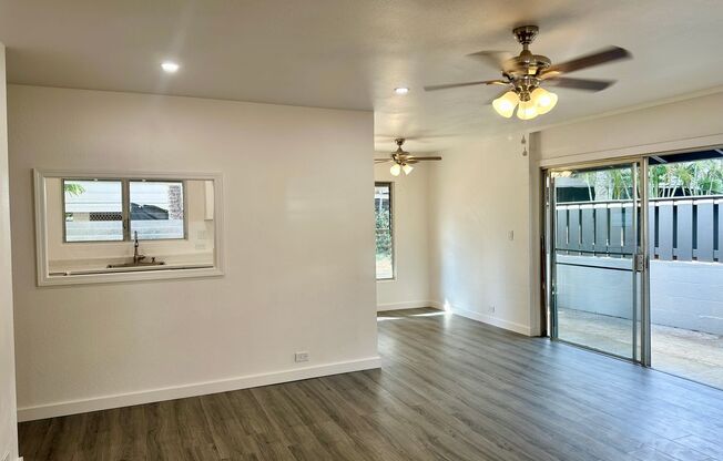 Single level 3 bedroom 2 bath townhome in Waialae Kahala Area