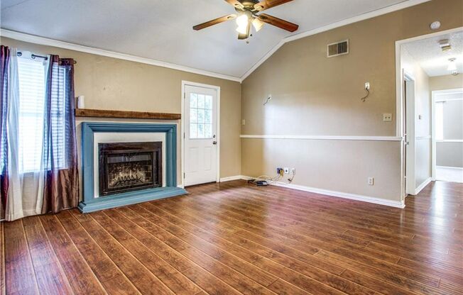 Beautiful Three Bedroom Home in Fort Worth