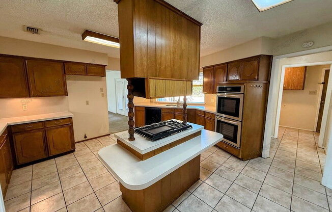 4 beds, 3 baths, 2,321 sqft, $2,695