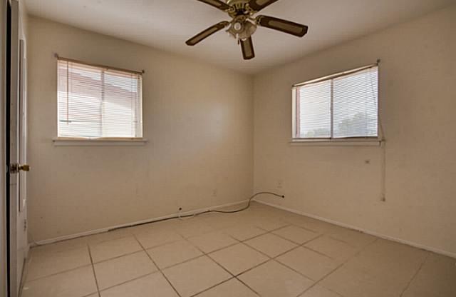 3 beds, 2 baths, $1,395