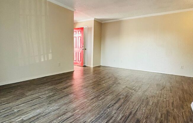 1 bed, 1 bath, 700 sqft, $1,250, Unit 2096
