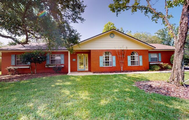 Beautiful home in St Johns county in Fruit Cove Forest!