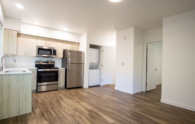 037 - 1834 Apartments