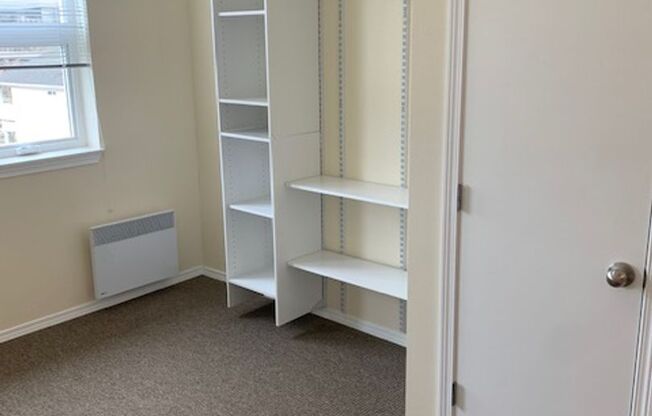 Studio, 1 bath, 346 sqft, $975, Unit 702