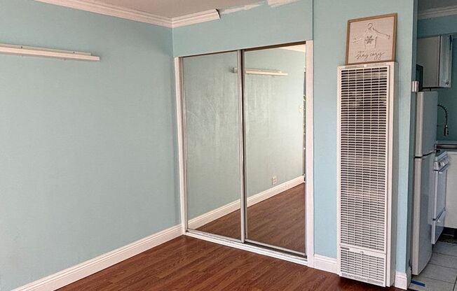2832 Charlemagne Ave.