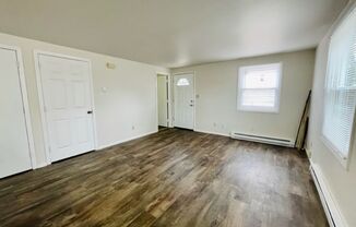 1 bed, 1 bath, $795, Unit 1 - Front Unit