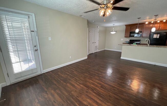 1 bed, 1 bath, 652 sqft, $1,325, Unit #707