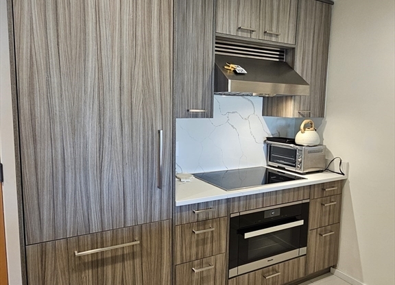 1 bed, 1 bath, 747 sqft, $3,450, Unit 707T