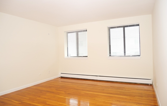 1 bed, 1 bath, 999 sqft, $2,500, Unit 26
