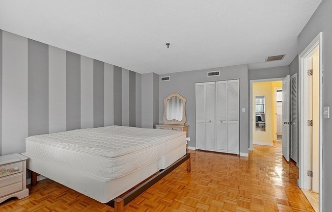 2 beds, 2.5 baths, 1,145 sqft, $3,500, Unit 717