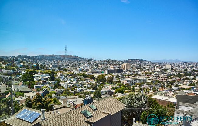 Bernal Heights: Remodeled Single Family Home w/ Views, Hot Tub & Solar Panels