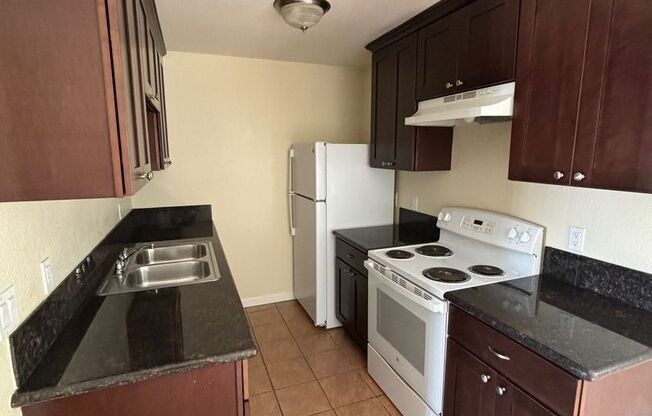 2 beds, 2 baths, 850 sqft, $2,400, Unit 2583-03