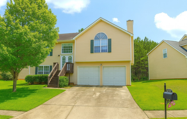 Great In-Law Suite Property - Master on Upper Level - Secondary Bedrooms on Lower Level