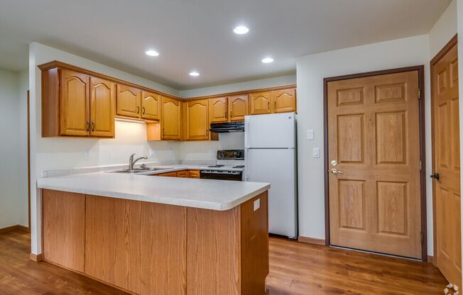 2 beds, 2 baths, 1,275 sqft, $1,299