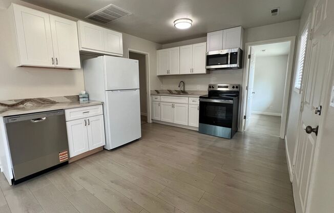 Newly Remodeled and Spacious 3 bedroom 1 bath Rambler