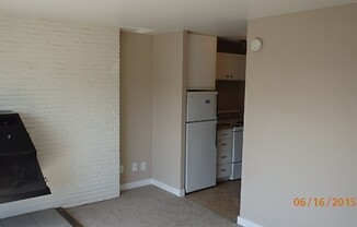 Studio, 1 bath, 400 sqft, $1,300, Unit 12