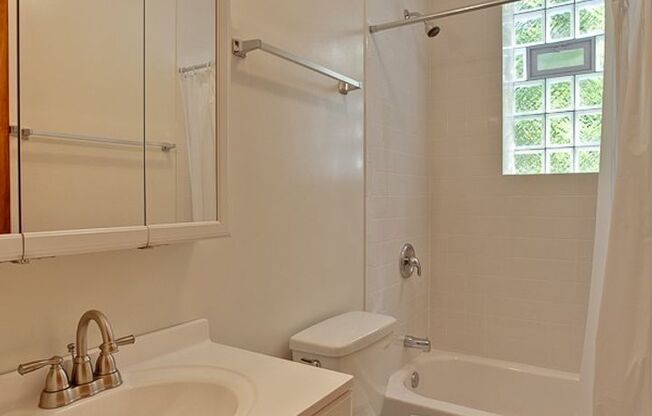 5213 S. Dorchester, LLC