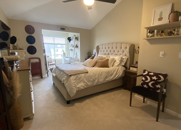 2 beds, 1.5 baths, 1,014 sqft, $3,000, Unit F304