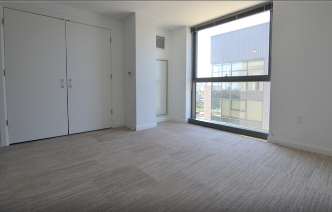 2 beds, 2 baths, 945 sqft, $5,350, Unit 1521