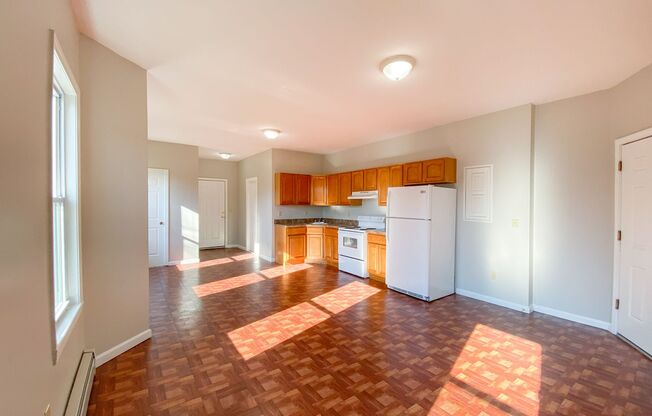 2 beds, 1 bath, 851 sqft, $1,500, Unit 2S