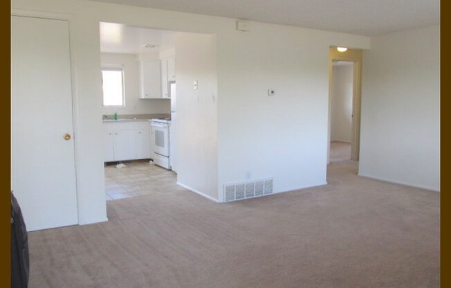 2 beds, 1 bath, 800 sqft, $1,095, Unit 1589