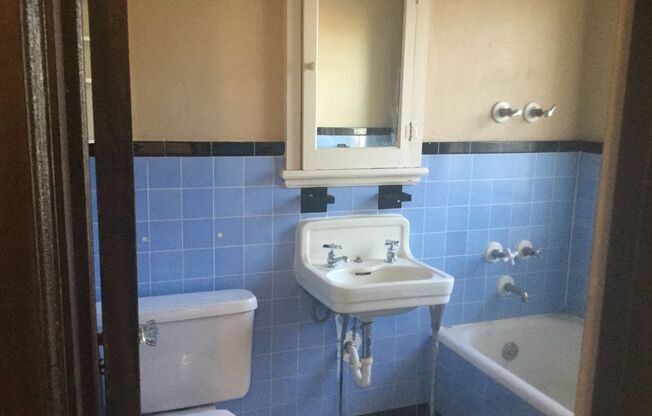 Studio, 1 bath, 650 sqft, $795, Unit Unit 202 Studio A650