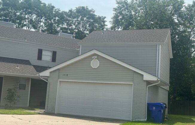1718-20 Jennifer Circle