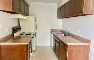 2 beds, 1 bath, 900 sqft, $1,295, Unit Cypress Ave- 1309 #201