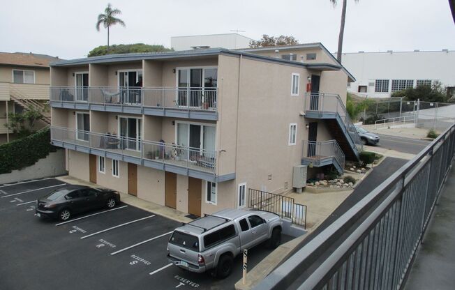 Desirable Point Loma 2nd floor 1 bdr 1 bath Apartment