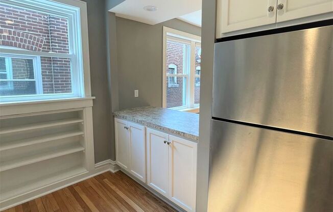 1 bed, 1 bath, 885 sqft, $995