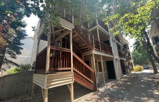 Great Condo Near Campus West