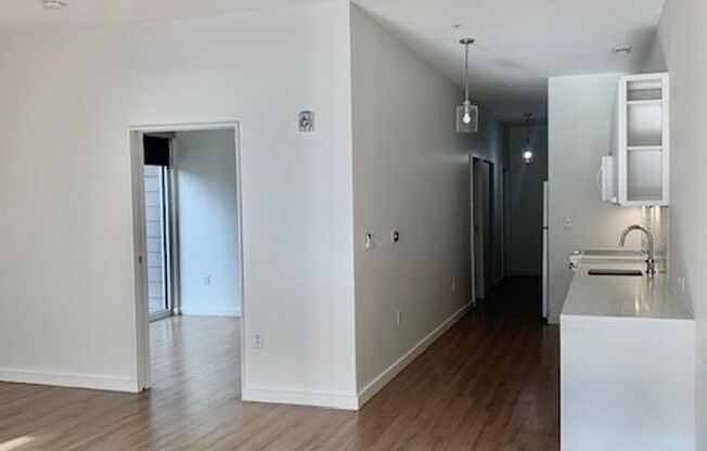 1 bed, 1 bath, 938 sqft, $1,620, Unit 302