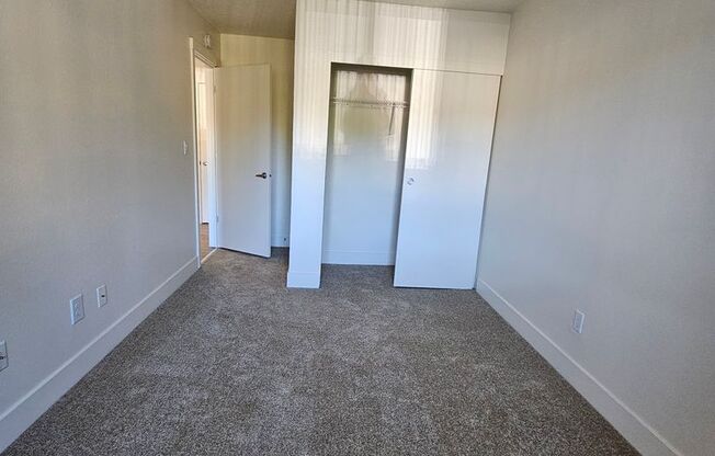 2 beds, 1 bath, 915 sqft, $1,495, Unit 40
