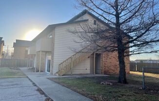 Glen Oaks 4-Plexes 1407